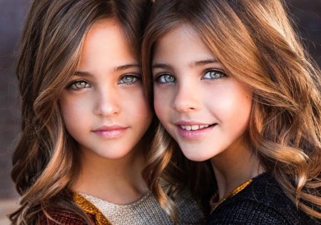 Близнецы Лиа Роуз и ава Мари Клементс