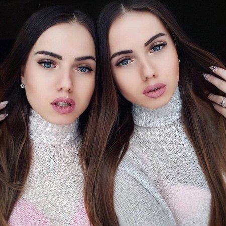Красивые близняшки 20 лет