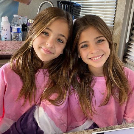 Близнецы Лиа Роуз и ава Мари Клементс