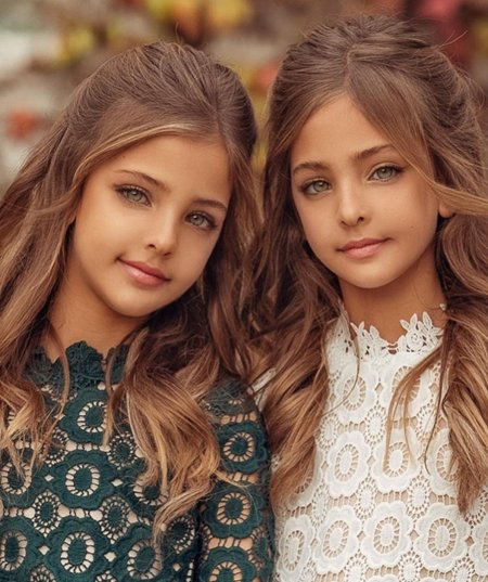 Ава Мария и Лиа Роуз Клементс