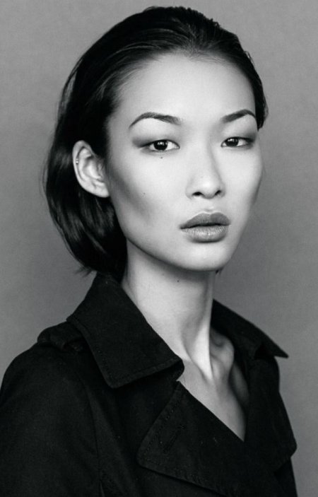 Азиатская внешность девушки