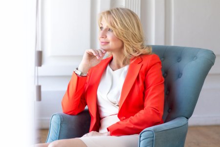 Красивая успешная женщина