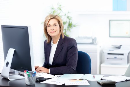 Женщина в офисе