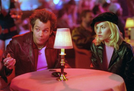 «Соседка» (2004, США)