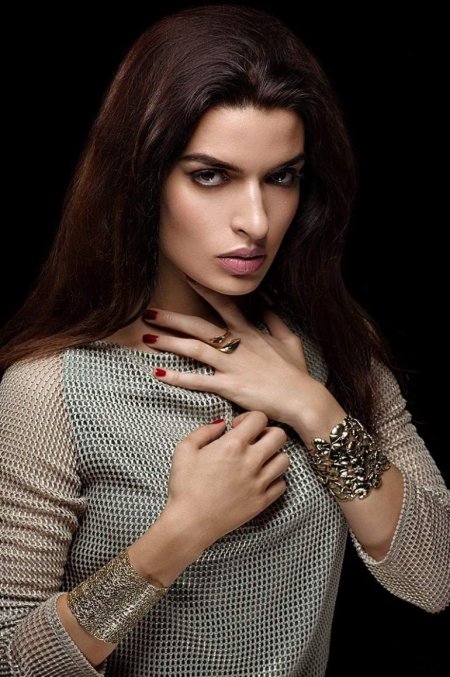 Андри КАРАТОНИ модель