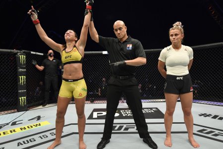 Боец ММА пейдж Ванзант