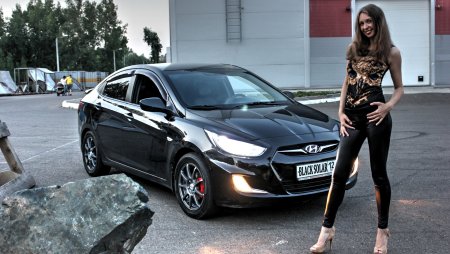 Девушка на хюндайсолярис