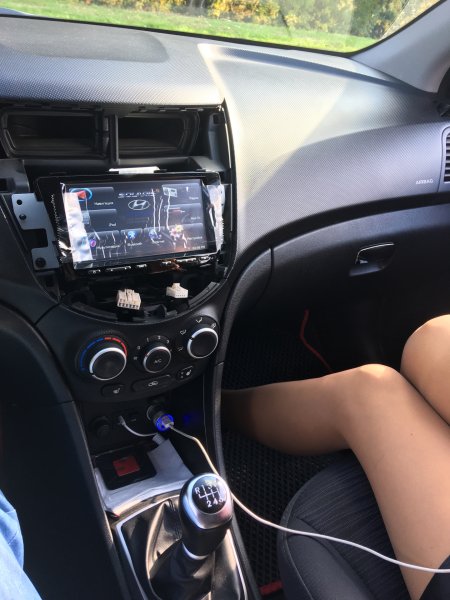 Hyundai Solaris 2012 автозвук