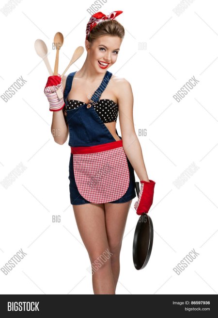 Девушка в переднике