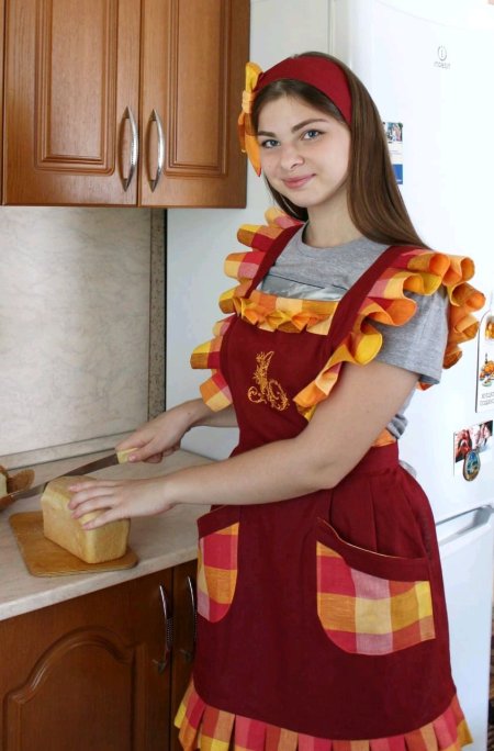 Женский фартук для кухни