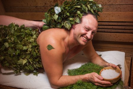 Баня с венком