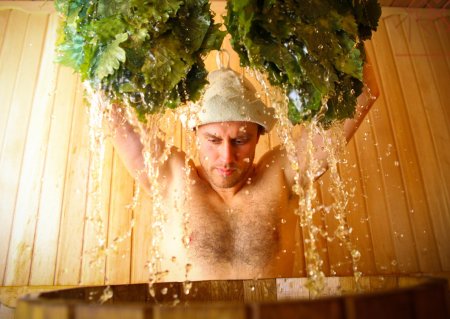 Люди в бане