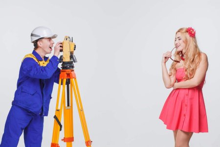 Девушка Строитель