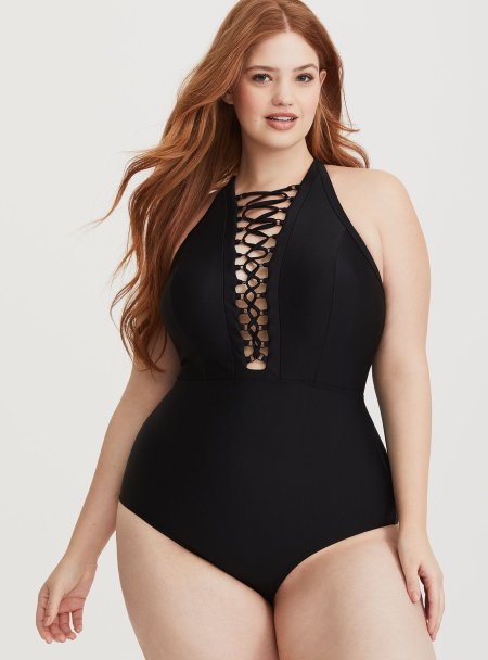 Каролин Рибейро плюс-сайз модель