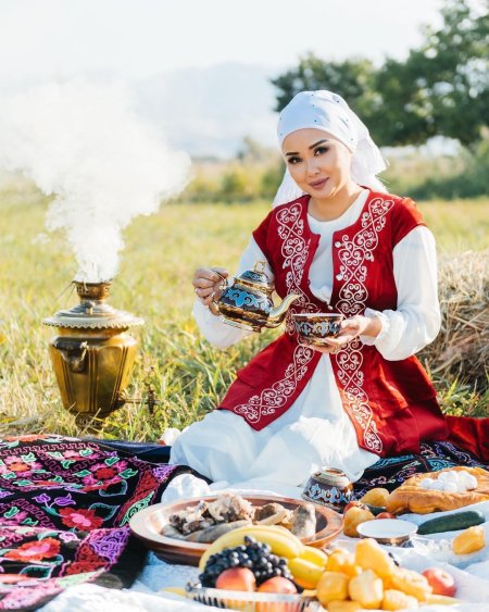 Казахский национальный костюм для женщин