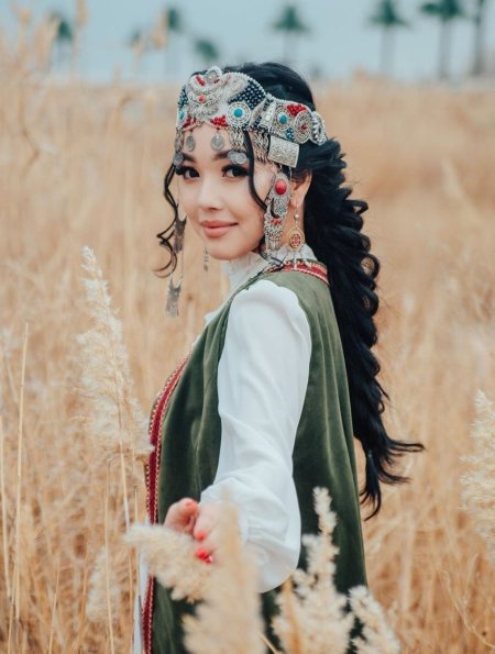 Красивые казахские девушки