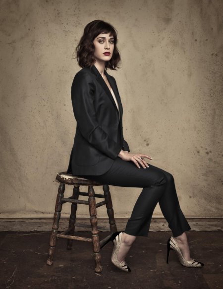 Лиззи Каплан Lizzy Caplan