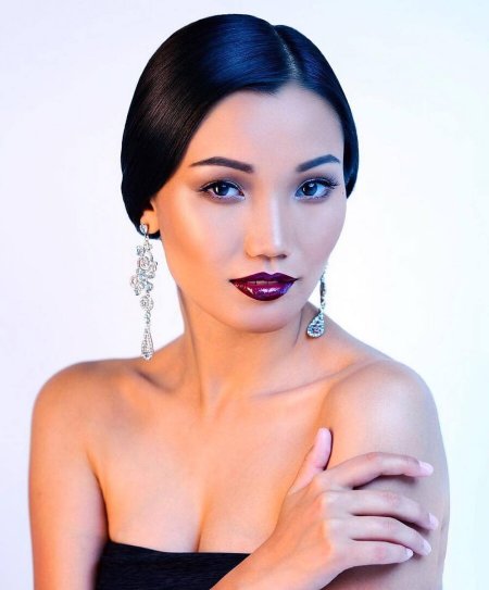 Александра Цыренова