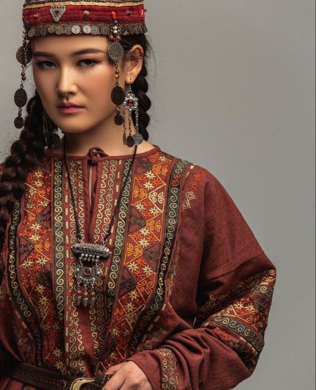 Монгольская певица народных песен