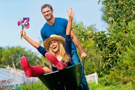 Люди на даче