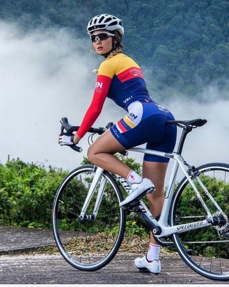 Велосипед спортивный женский