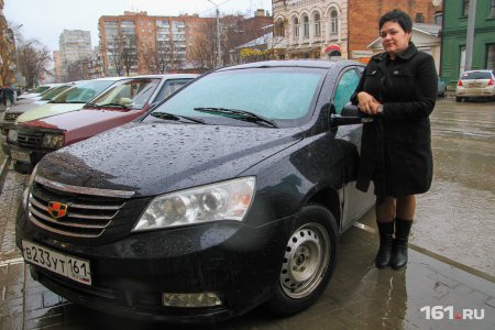 Женщина таксистка в Ростове на Дону