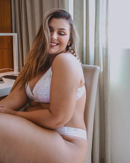 Модель Анжелика Оливейра