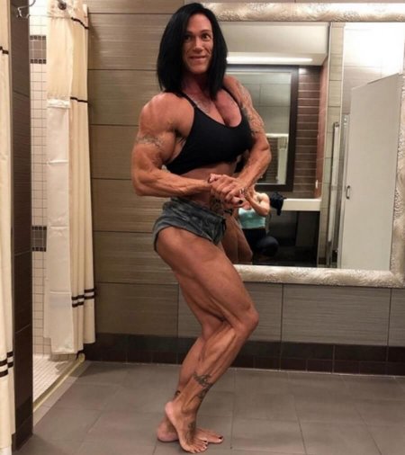 Робин Филлис бодибилдерша