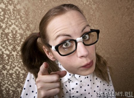Девочка с очками страшная