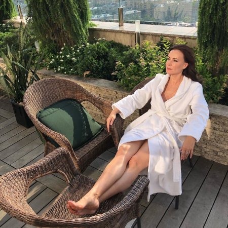 Нонна Гришаева ножки