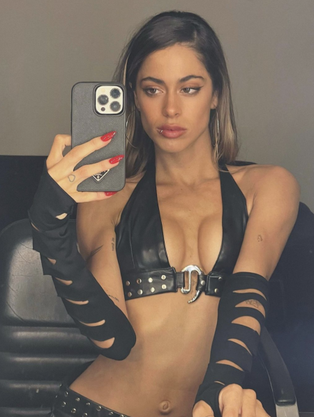 Девушка де Пауля