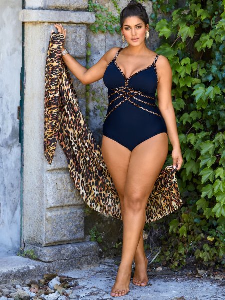 Девушки пышные в купальнике