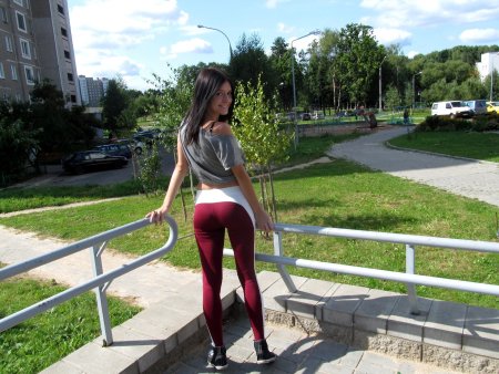 девушки в лосинах