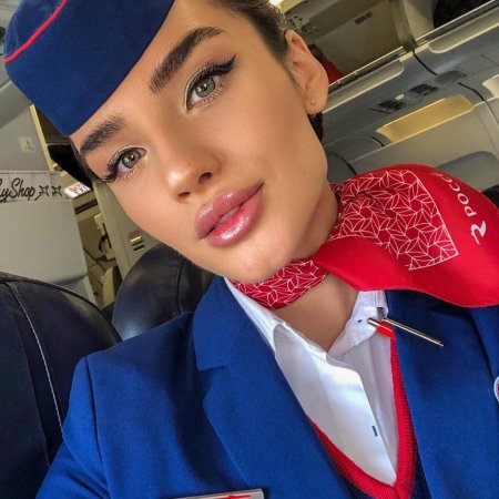 Стюардесса Алена Глухова