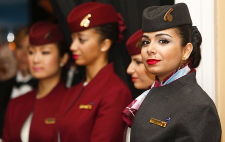 Стюардессы Катар Эйрлайнс