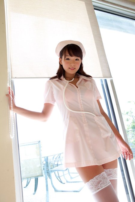 Ai Shinozaki медсестра