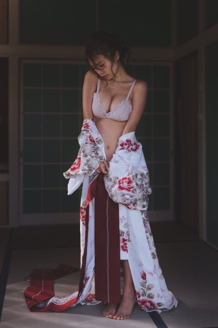 Anri Okita юката