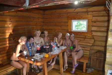 В бане на даче домашние