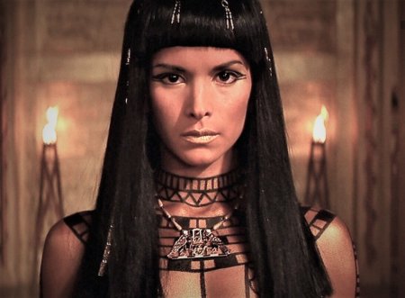 Патрисия Веласкес Анксунамун