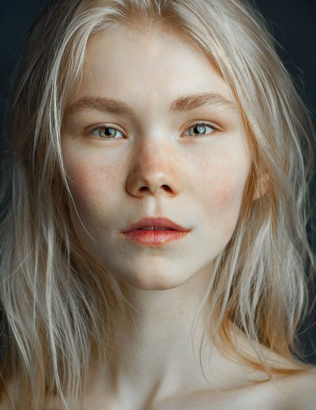 Необычные лица девушек