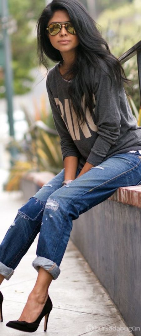 Девушка в джинсах