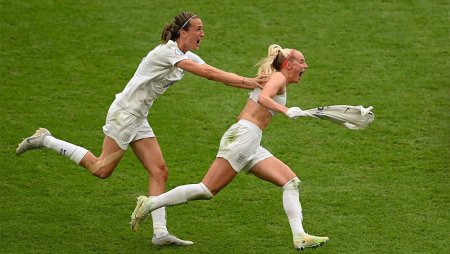 Келли футболистка Англия