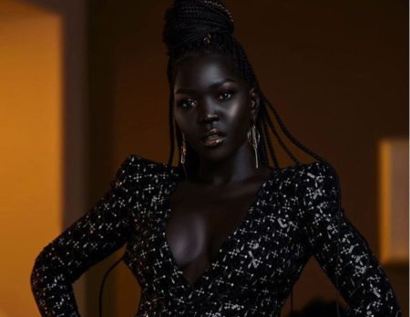 Ньяким Королева тьмы модель из Судана