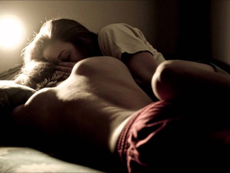 Утренние обнимашки в постели