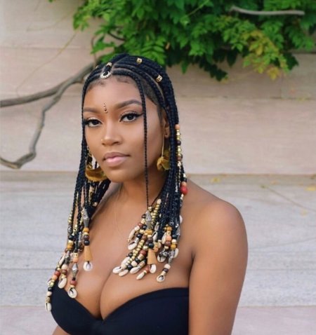 Наоми Нэш афроамериканка