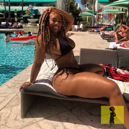 Виктория Абрахам Биг асс