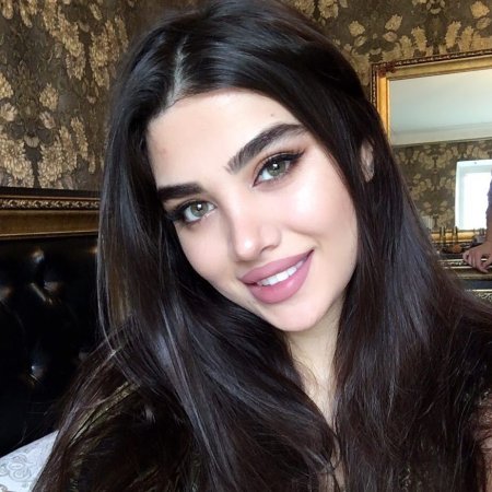 Алиева Мадина чеченка модель