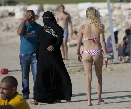 АБСКИЕ девушки на пляже