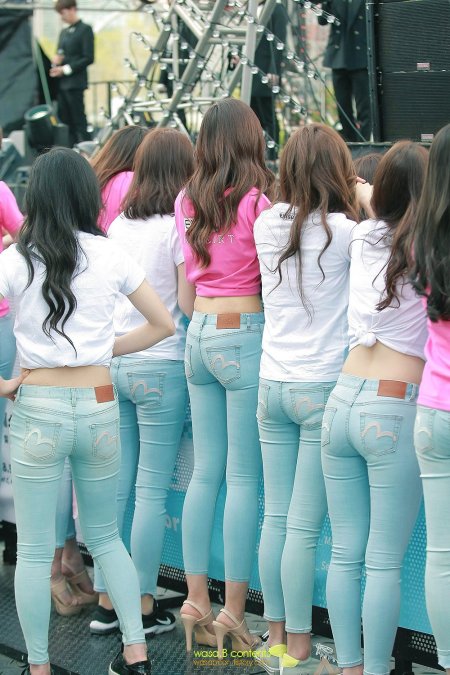 Азиатские попки в джинсах