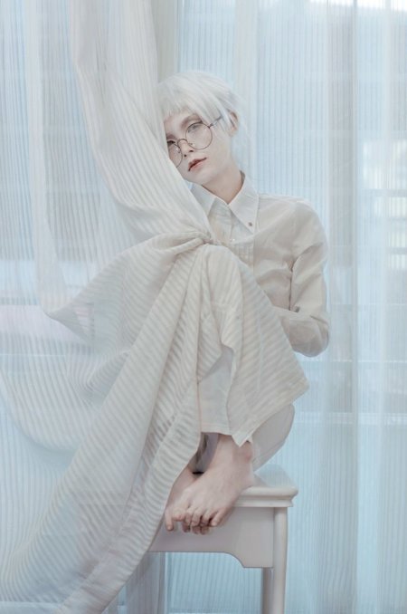 Девушка альбинос